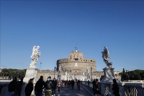 2025 Jubilee Year begins in Rome amid tightened security  - ảnh 1