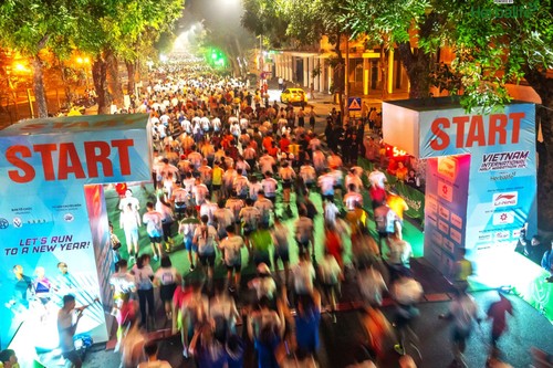 Hanoi to ring in New Year 2025 with music, half marathon events - ảnh 1