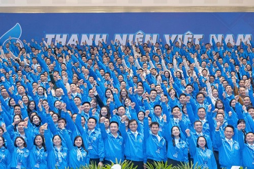 Vietnam needs young generation with excellent intelligence and physical prowess: Party leader  - ảnh 2