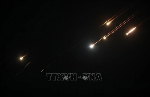 Iran changes tactics, increases frequency of airstrikes on Israel - ảnh 1