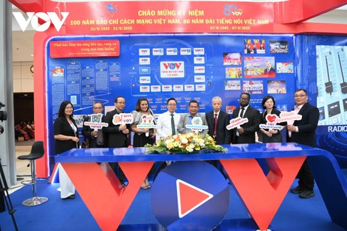 National Press Festival opens, features a century of journalism achievements - ảnh 3