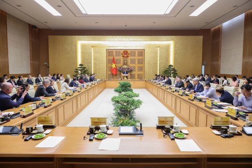 PM urges Vietnam, UK to reach double-digit growth of investment, trade  - ảnh 1