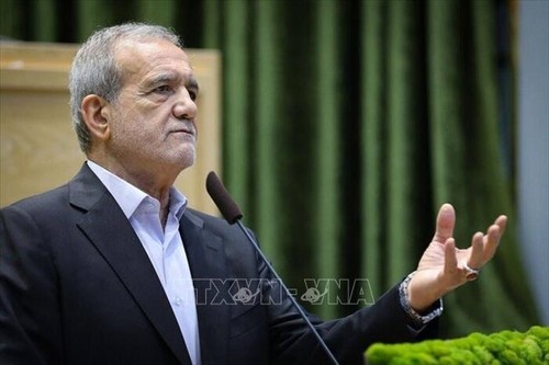 Iran's president orders suspension of cooperation with IAEA - ảnh 1