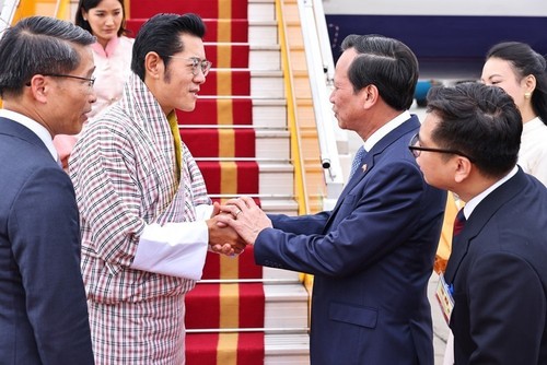 Bhutan King arrives in Vietnam for State visit - ảnh 1