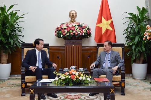 Acting foreign minister underlines Vietnam’s stable, long-term cooperation with China - ảnh 2