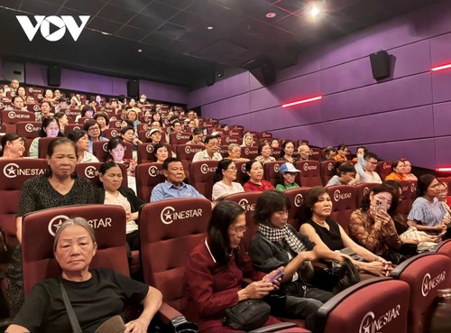 Film reviving war memories screened for veterans, Agent Orange victims - ảnh 1