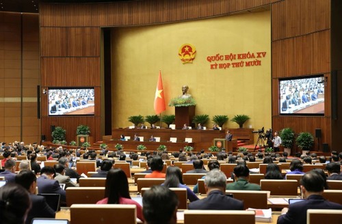 NA discusses in groups socio-economic development plan for 2026 - ảnh 1