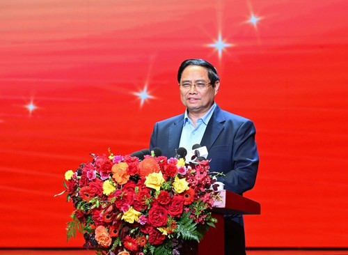 PM calls for banking sector’s greater contributions to Vietnam’s centenary goals  - ảnh 1
