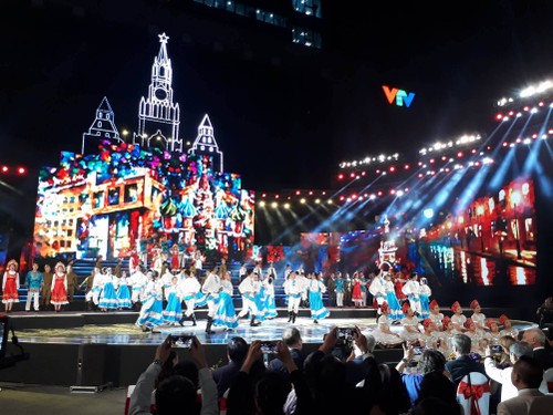 Впечатления от празднования 100-летия Октябрьской революции во Вьетнаме - ảnh 7