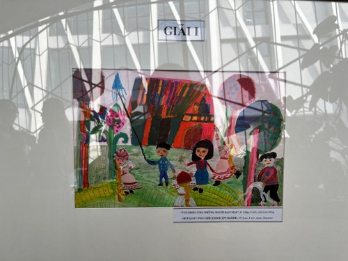 Награждение победителей 7-го международного конкурса детского рисунка «Я рисую Вьетнам – Я рисую Россию»  - ảnh 2