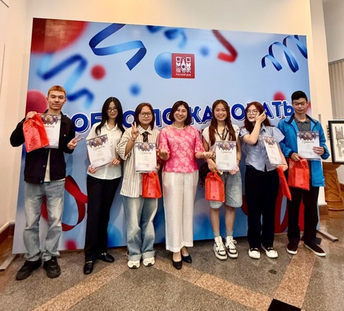 Народная дипломатия в отношениях Вьетнама и России: мост, соединяющий сердца двух народов - ảnh 10