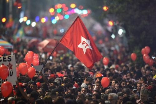 Brazil: hundreds of thousands take to streets to support government - ảnh 1