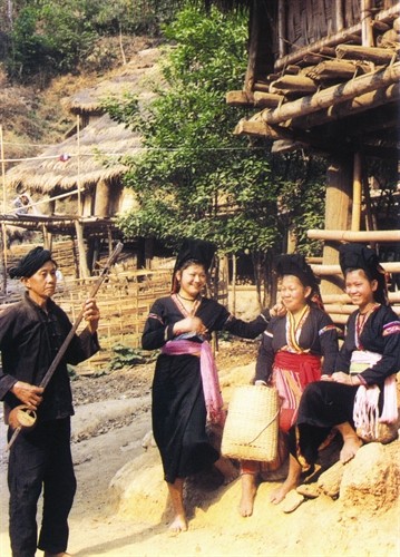 Funeral of Vietnam ethnic people - ảnh 2