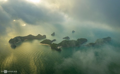 Bird-eye views accentuate paradisiacal beauty of Lan Ha Bay - ảnh 2