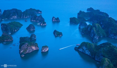 Bird-eye views accentuate paradisiacal beauty of Lan Ha Bay - ảnh 8