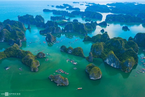 Bird-eye views accentuate paradisiacal beauty of Lan Ha Bay - ảnh 9