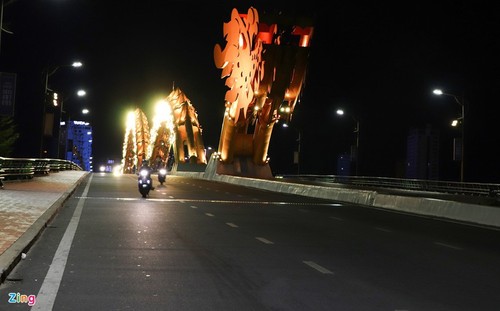 Da Nang falls quiet on first night of latest social distancing order - ảnh 1