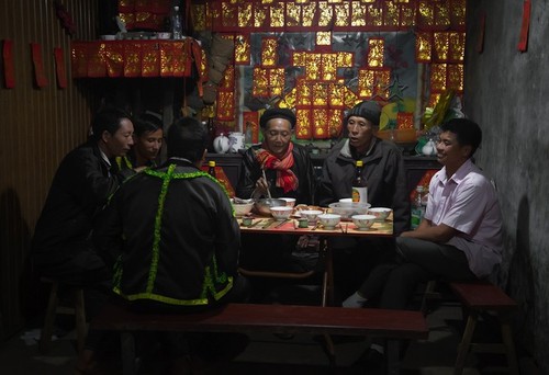 Late night weddings a Dao community staple - ảnh 10