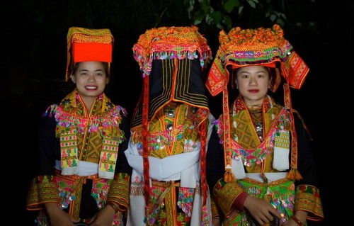 Late night weddings a Dao community staple - ảnh 6