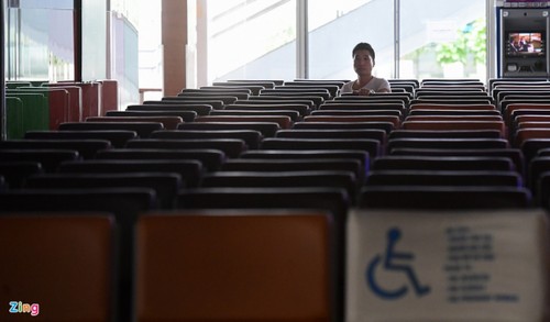 Terminal 2 of Noi Bai International Airport falls quiet - ảnh 9