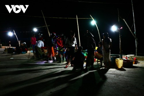 Discovering natural beauty and life in Cau Hai Lagoon - ảnh 7