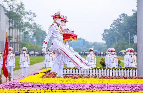 Trang nghiêm nghi lễ thượng cờ ngày Quốc khánh ở quảng trường Ba Đình - ảnh 6