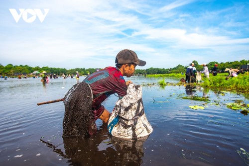 Nét đẹp ở lễ hội Phá Trằm, Trà Lộc, Quảng Trị - ảnh 7