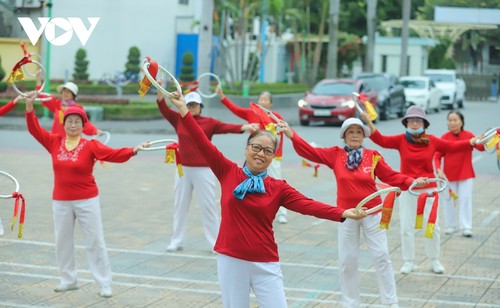 CLB hưu trí Bái Tử Long hơn 1 vạn thành viên giữa lòng "phố mỏ" - ảnh 5