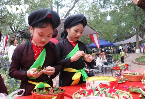 Hội Lim tấp nập dưới mưa xuân, say đắm trong làn điệu quan họ mượt mà - ảnh 8