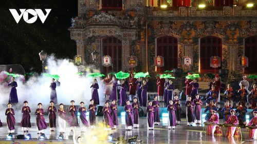 Toàn cảnh khai mạc Tuần lễ Festival nghệ thuật Quốc tế Huế 2024 - ảnh 11