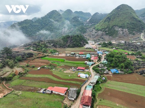 Cuộc sống bình yên trên cao nguyên đá Tủa Chùa - ảnh 1