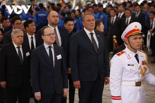 Lãnh đạo Trung Quốc, Nga, Lào và nhiều đoàn ngoại giao viếng Tổng Bí thư Nguyễn Phú Trọng - ảnh 4