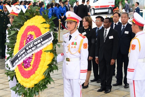 Lãnh đạo Trung Quốc, Nga, Lào và nhiều đoàn ngoại giao viếng Tổng Bí thư Nguyễn Phú Trọng - ảnh 9