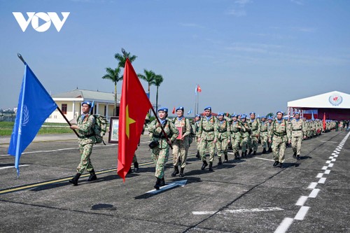 Cuộc chia tay đầy tự hào của 247 "sứ giả hòa bình" LHQ tại sân bay Nội Bài - ảnh 13