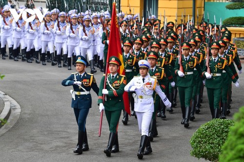 Lễ đón trọng thể Nhà vua và Hoàng hậu Vương quốc Bỉ thăm cấp Nhà nước tới Việt Nam - ảnh 7