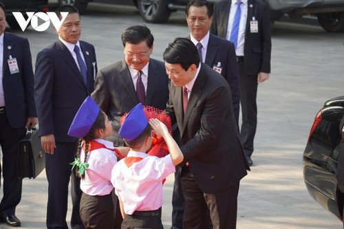 Hình ảnh Chủ tịch nước Lương Cường bắt đầu chuyến thăm chính thức CHDCND Lào - ảnh 5