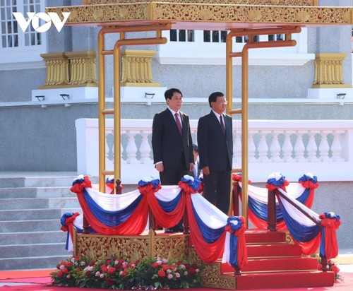 Hình ảnh Chủ tịch nước Lương Cường bắt đầu chuyến thăm chính thức CHDCND Lào - ảnh 6