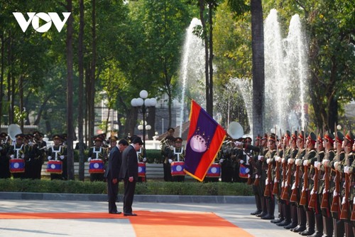 Hình ảnh Chủ tịch nước Lương Cường bắt đầu chuyến thăm chính thức CHDCND Lào - ảnh 8