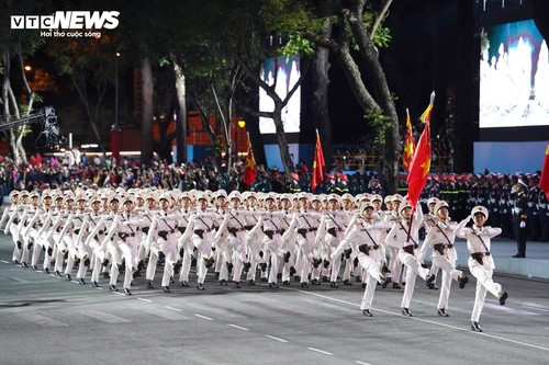 Sơ duyệt diễu binh lịch sử: Quân đội Trung Quốc, Lào, Campuchia lần đầu sát cánh cùng Việt Nam - ảnh 23