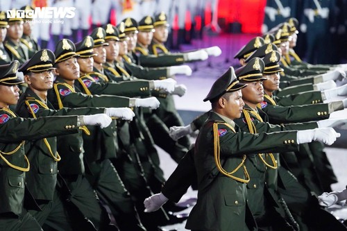 Sơ duyệt diễu binh lịch sử: Quân đội Trung Quốc, Lào, Campuchia lần đầu sát cánh cùng Việt Nam - ảnh 9