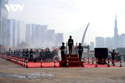 Toàn cảnh tổng duyệt cấp Nhà nước diễu binh, diễu hành chuẩn bị kỷ niệm 30/4 - ảnh 2