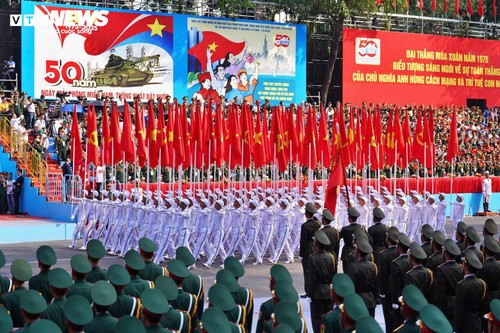 Toàn cảnh lễ diễu binh uy nghiêm, hùng tráng mừng đại lễ 30/4 - ảnh 12