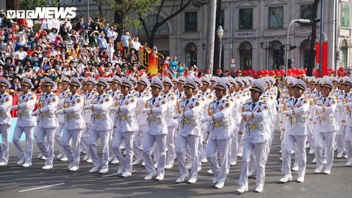 Toàn cảnh lễ diễu binh uy nghiêm, hùng tráng mừng đại lễ 30/4 - ảnh 28
