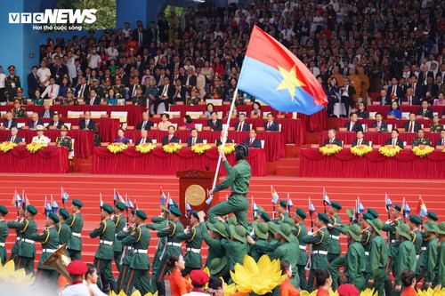 Toàn cảnh lễ diễu binh uy nghiêm, hùng tráng mừng đại lễ 30/4 - ảnh 2