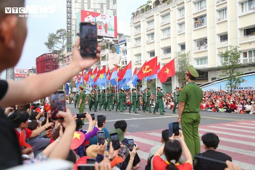 Toàn cảnh lễ diễu binh uy nghiêm, hùng tráng mừng đại lễ 30/4 - ảnh 30