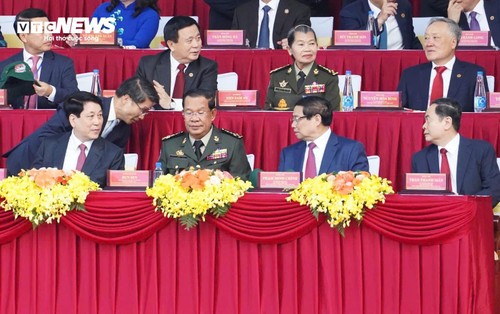 Toàn cảnh lễ diễu binh uy nghiêm, hùng tráng mừng đại lễ 30/4 - ảnh 4