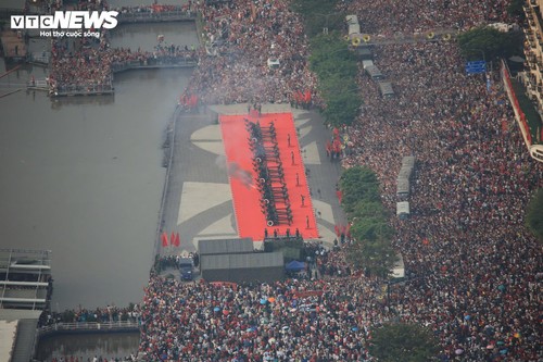 Toàn cảnh lễ diễu binh uy nghiêm, hùng tráng mừng đại lễ 30/4 - ảnh 7