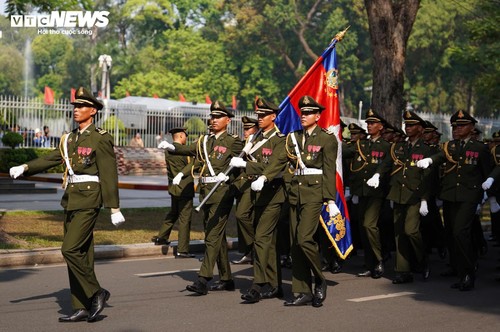 Hình ảnh đặc biệt của quân đội Trung Quốc - Lào - Campuchia tại lễ diễu binh 30/4 - ảnh 8