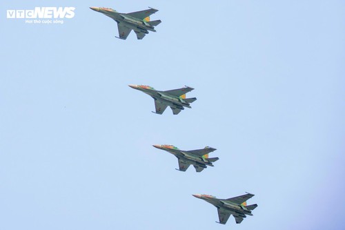 Toàn cảnh lễ diễu binh uy nghiêm, hùng tráng mừng đại lễ 30/4 - ảnh 9