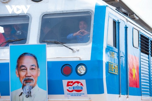 Tái hiện cuộc hội ngộ lịch sử 2 đoàn tàu Thống Nhất tại ga Đà Nẵng - ảnh 10